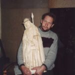 2002-017 artysta ludowy z Łysych - twórca rzeźby Świętego Hu