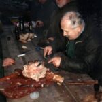 1993-084 Sergiusz pałaszuje szynkę z dzika13.11.93